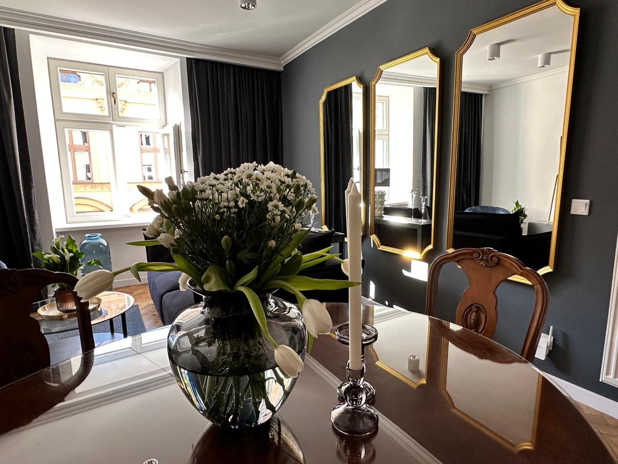 Main Square Apartments Sylvi Cracovia Esterno foto