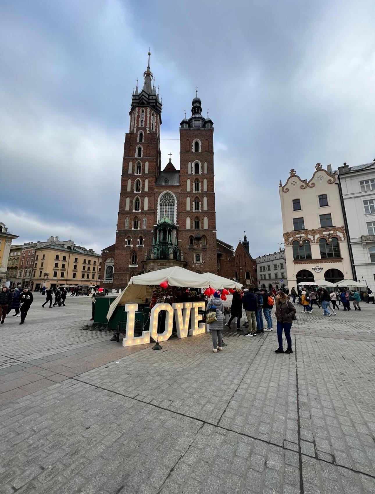 Main Square Apartments Sylvi Cracovia Esterno foto